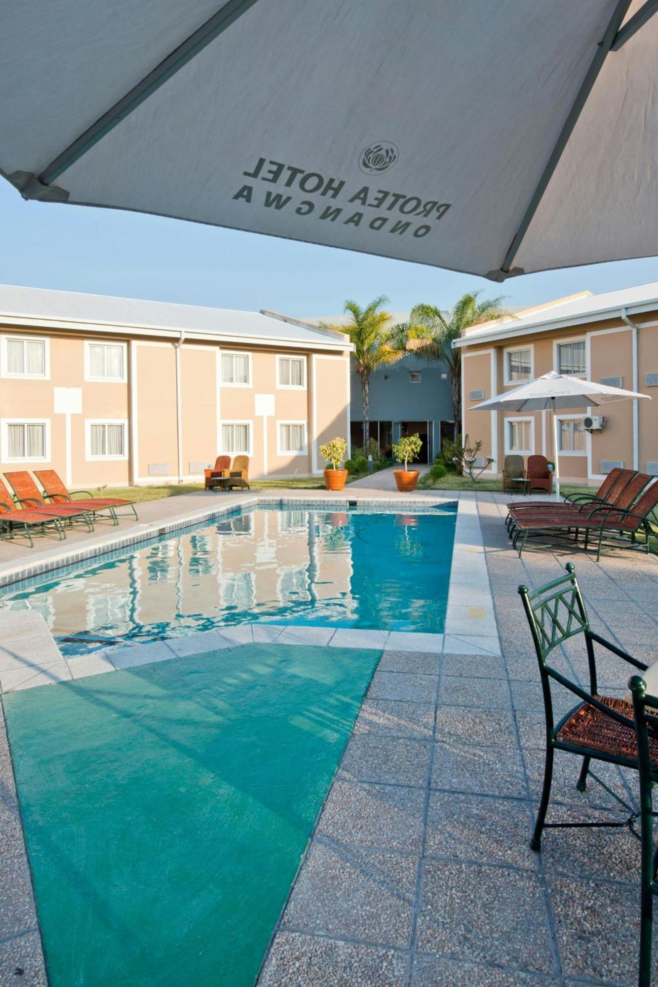 Protea Hotel By Marriott Ondangwa Exterior foto